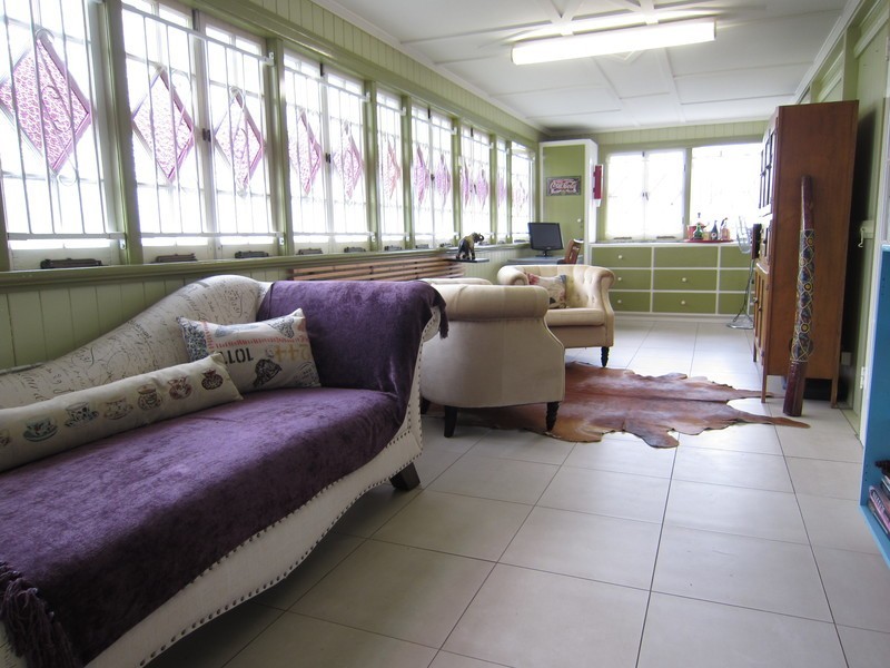 54 Glebe Road, Newtown QLD 4305