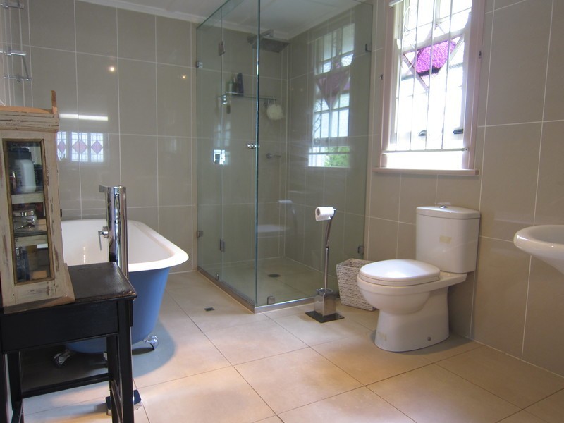 54 Glebe Road, Newtown QLD 4305