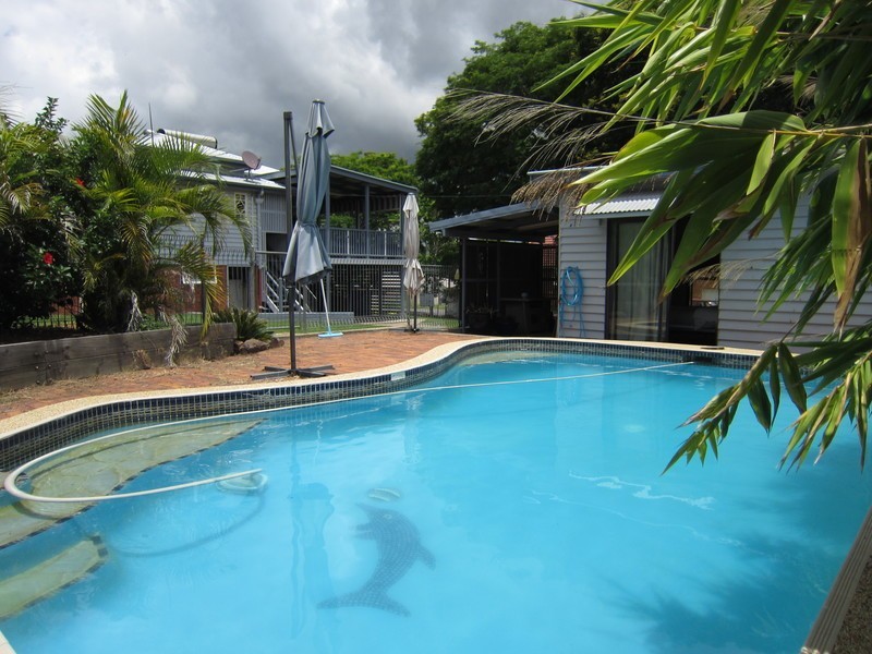 54 Glebe Road, Newtown QLD 4305