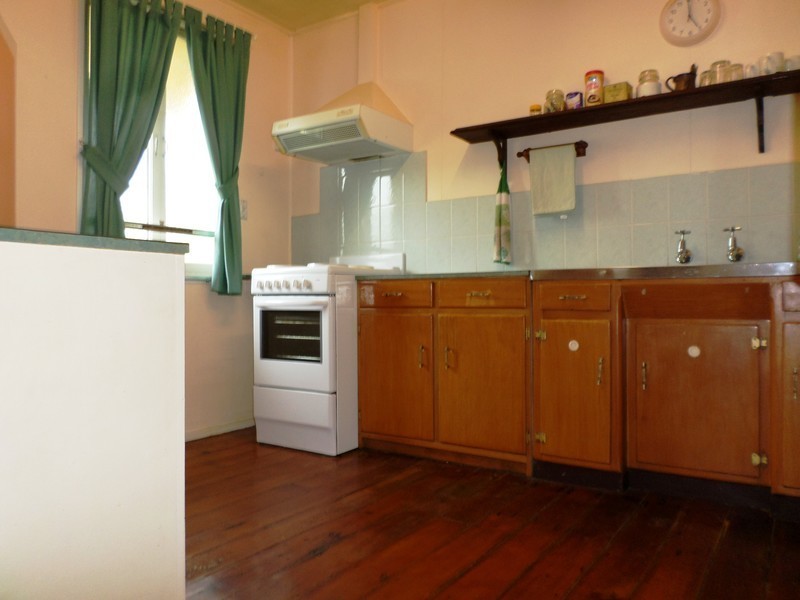 17 Park Street, Lowood QLD 4311