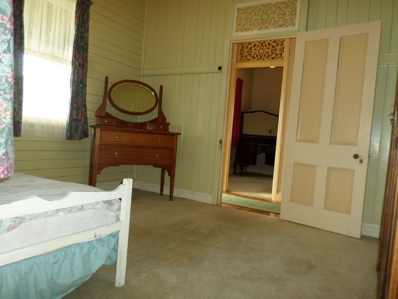 17 Park Street, Lowood QLD 4311