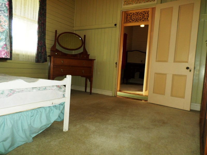 17 Park Street, Lowood QLD 4311