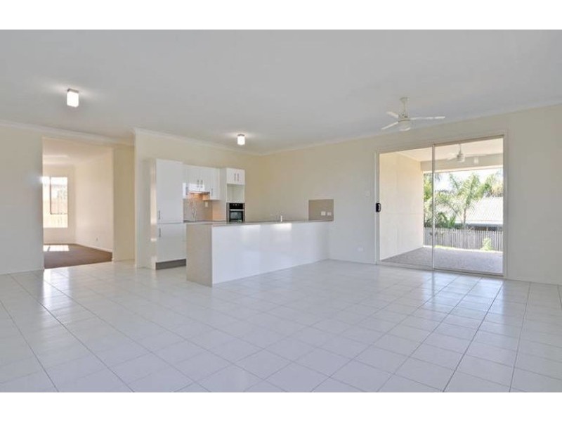 9 Lilly Court, Yamanto QLD 4305
