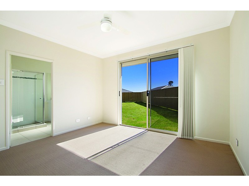 6 Lilly Court, Yamanto QLD 4305
