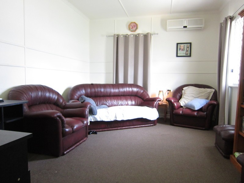 109 Blackstone Road, Silkstone QLD 4304