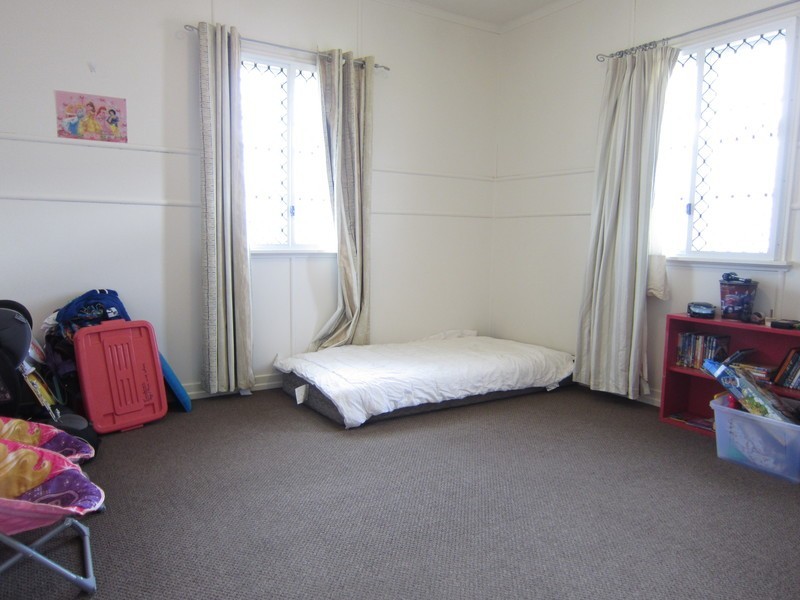 109 Blackstone Road, Silkstone QLD 4304