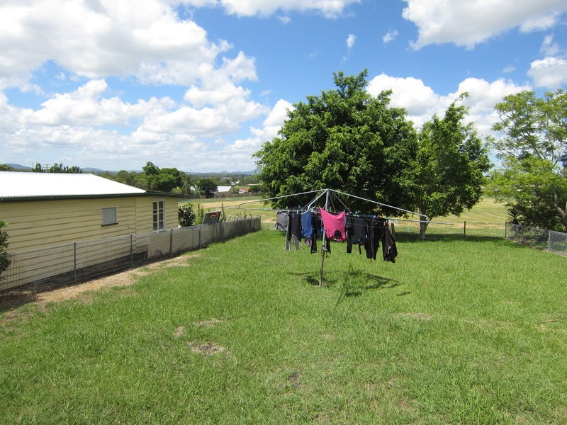 109 Blackstone Road, Silkstone QLD 4304