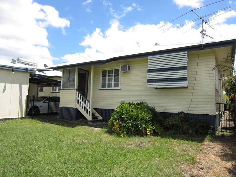 109 Blackstone Road, Silkstone QLD 4304