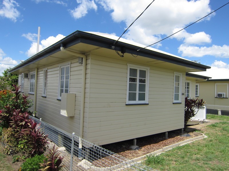 109 Blackstone Road, Silkstone QLD 4304
