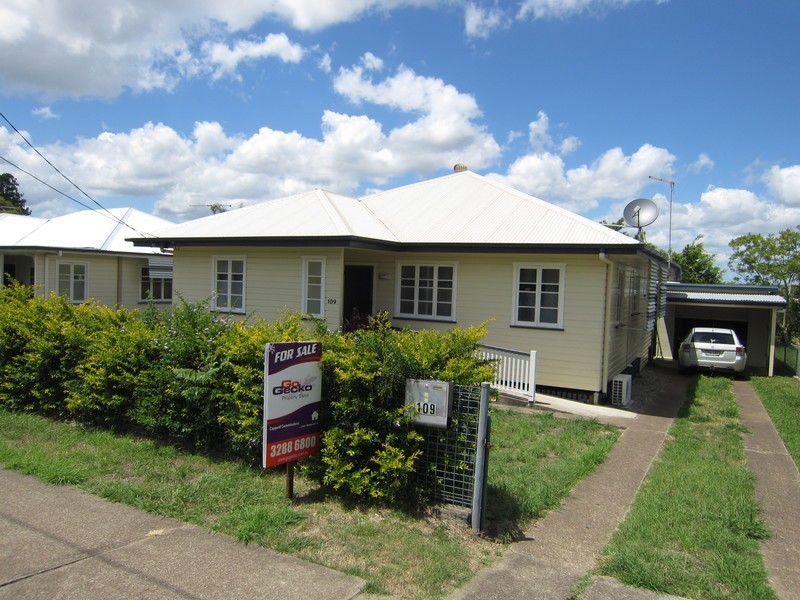 109 Blackstone Road, Silkstone QLD 4304