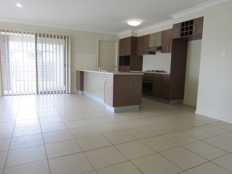 33 Sophie Street, Raceview QLD 4305