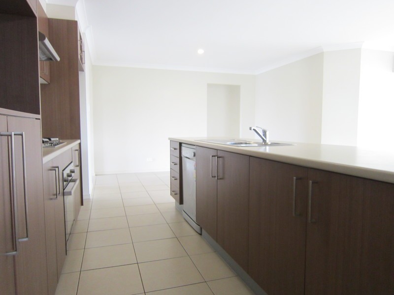 33 Sophie Street, Raceview QLD 4305