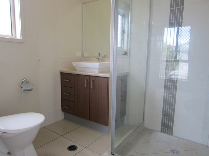 33 Sophie Street, Raceview QLD 4305