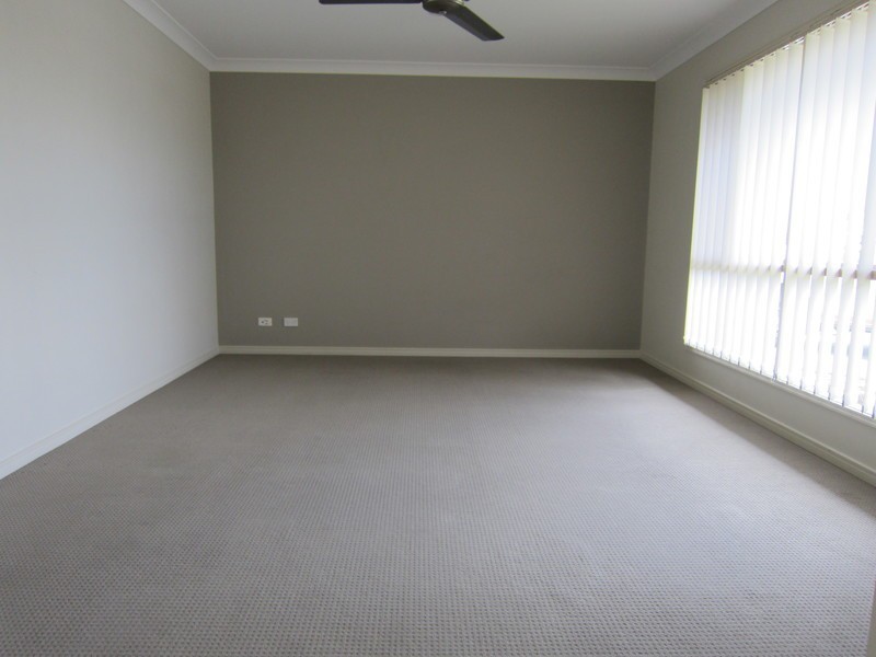 33 Sophie Street, Raceview QLD 4305