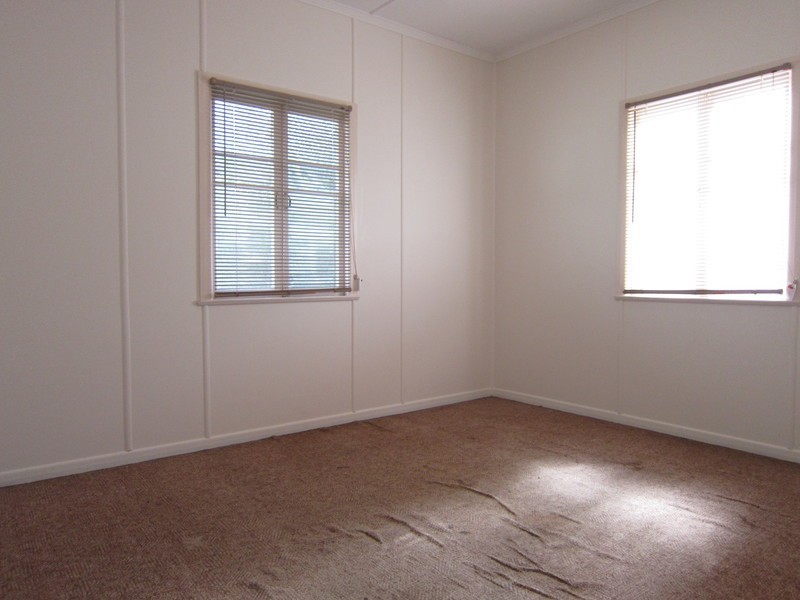 157 Glebe Road, Silkstone QLD 4304