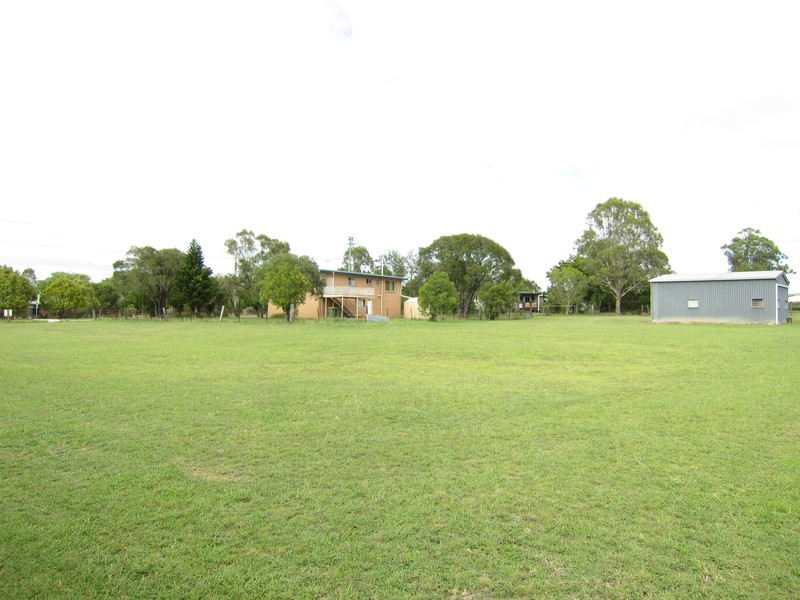13 Peak Crossing Churchbank Weir Road, Peak Crossing QLD 4306