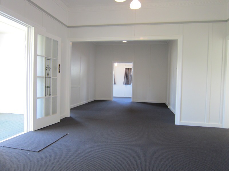 67 Glebe Road, Silkstone QLD 4304