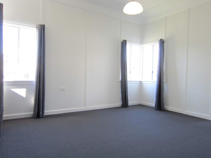 67 Glebe Road, Silkstone QLD 4304