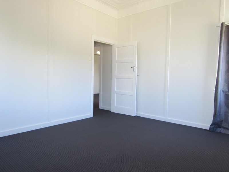 67 Glebe Road, Silkstone QLD 4304