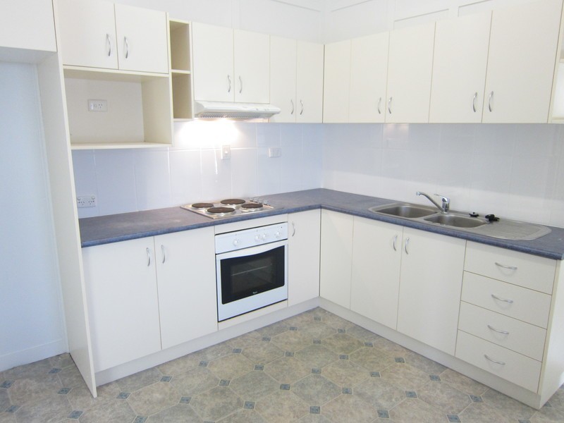 67 Glebe Road, Silkstone QLD 4304