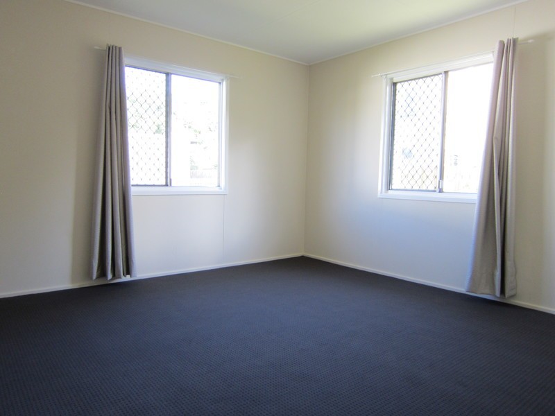 67 Glebe Road, Silkstone QLD 4304