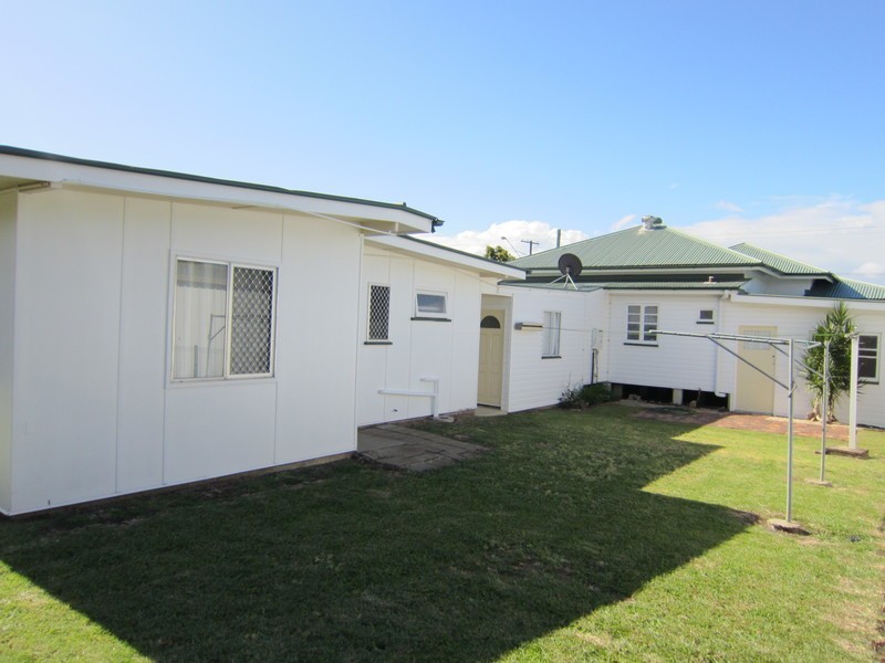 67 Glebe Road, Silkstone QLD 4304