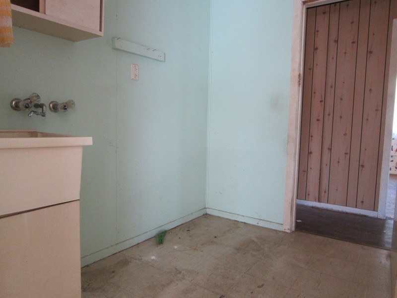 13 Edwards Street, Eastern Heights QLD 4305