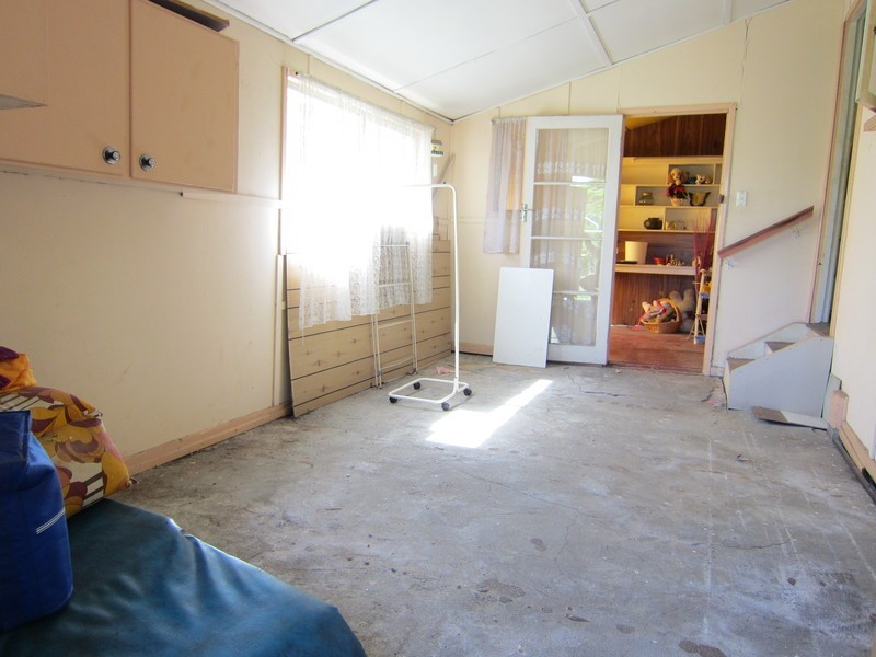 13 Edwards Street, Eastern Heights QLD 4305