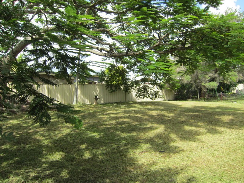 13 Edwards Street, Eastern Heights QLD 4305