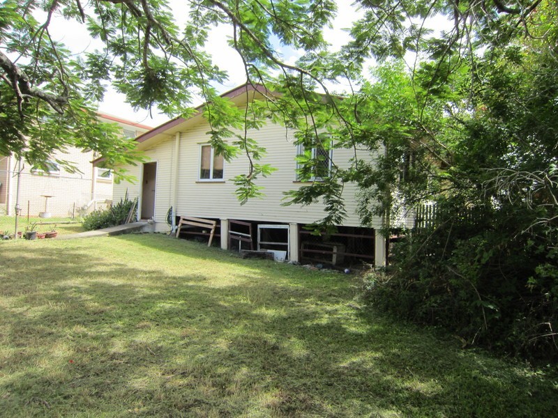 13 Edwards Street, Eastern Heights QLD 4305