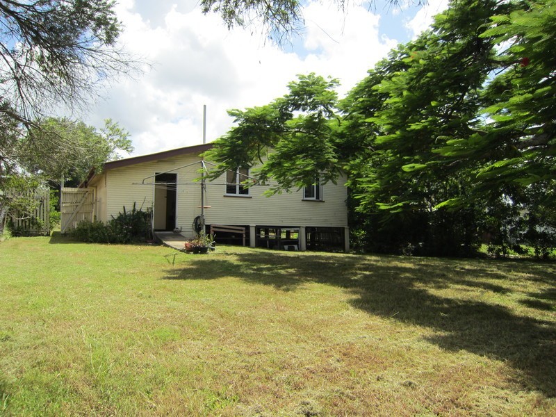 13 Edwards Street, Eastern Heights QLD 4305