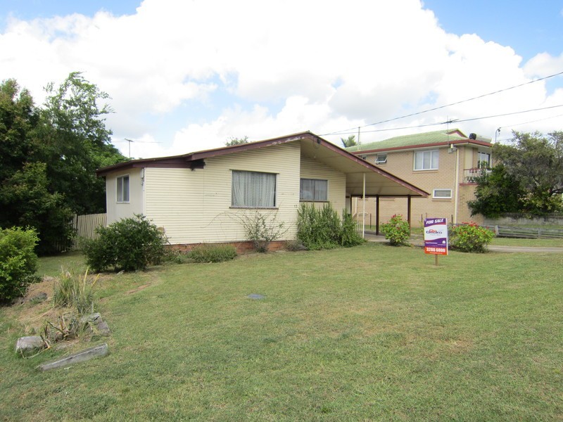 13 Edwards Street, Eastern Heights QLD 4305