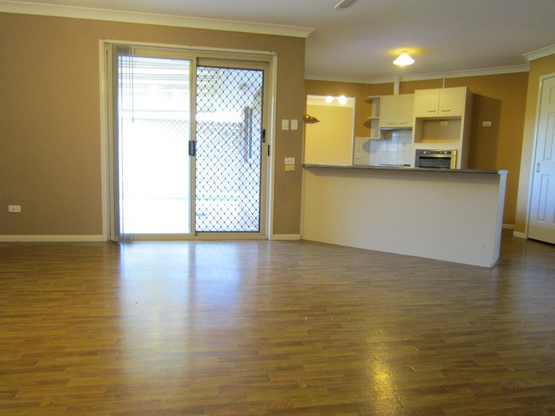 22 Discovery Street, Flinders View QLD 4305
