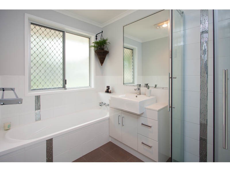 40 Burgoyne Street, Bundamba QLD 4304