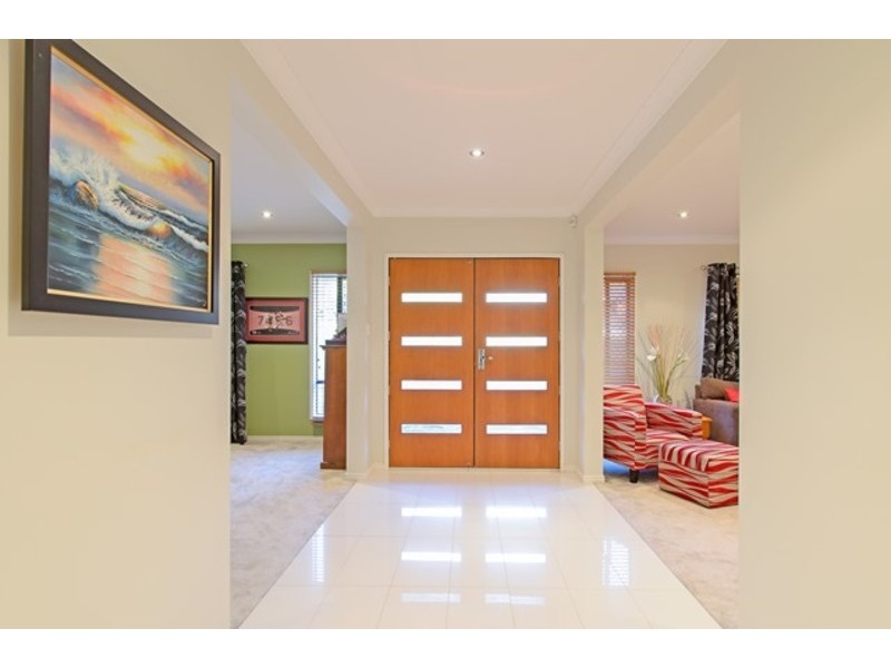 68 Cabernet Crescent, Pine Mountain QLD 4306