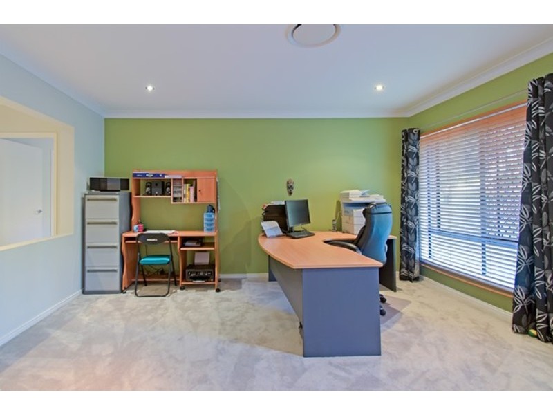 68 Cabernet Crescent, Pine Mountain QLD 4306