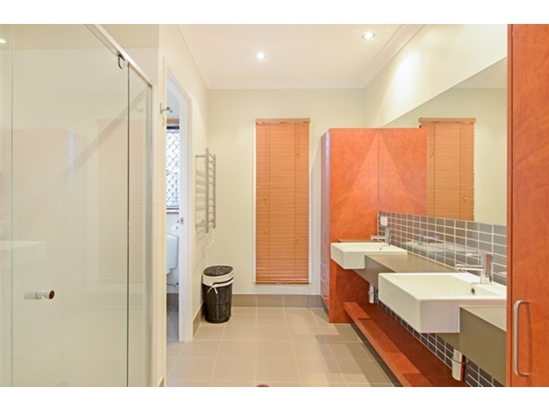 68 Cabernet Crescent, Pine Mountain QLD 4306