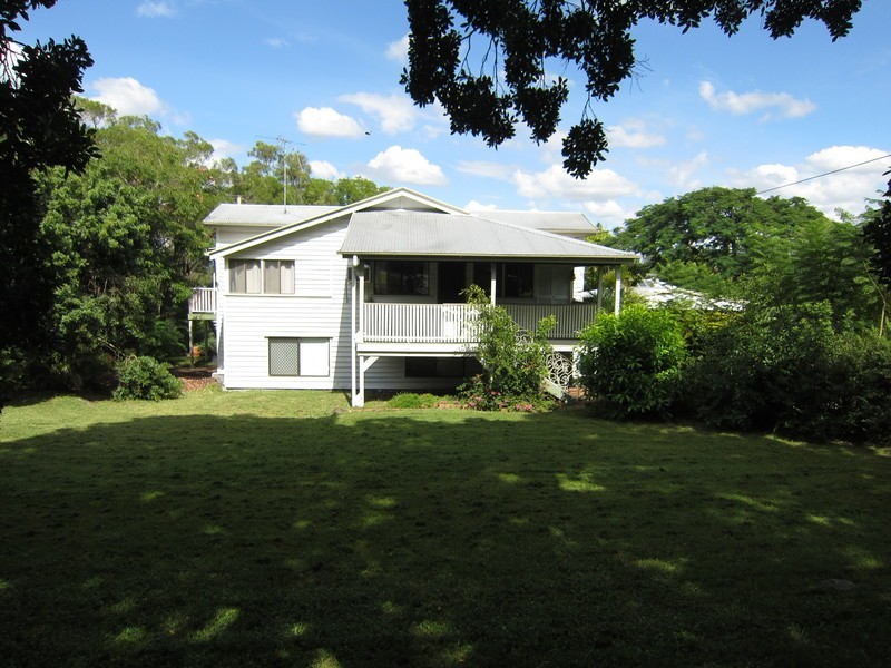 7 Smart Avenue, Eastern Heights QLD 4305