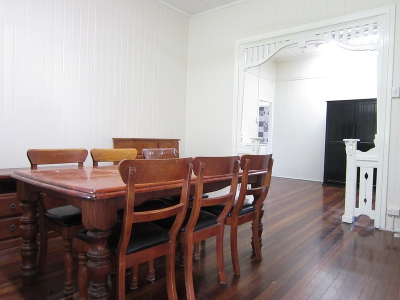 7 Smart Avenue, Eastern Heights QLD 4305