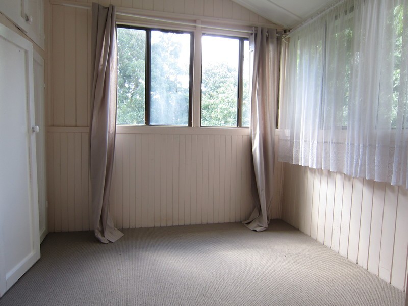 7 Smart Avenue, Eastern Heights QLD 4305