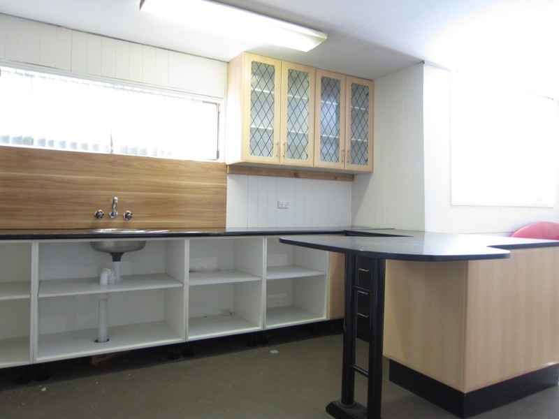 7 Smart Avenue, Eastern Heights QLD 4305