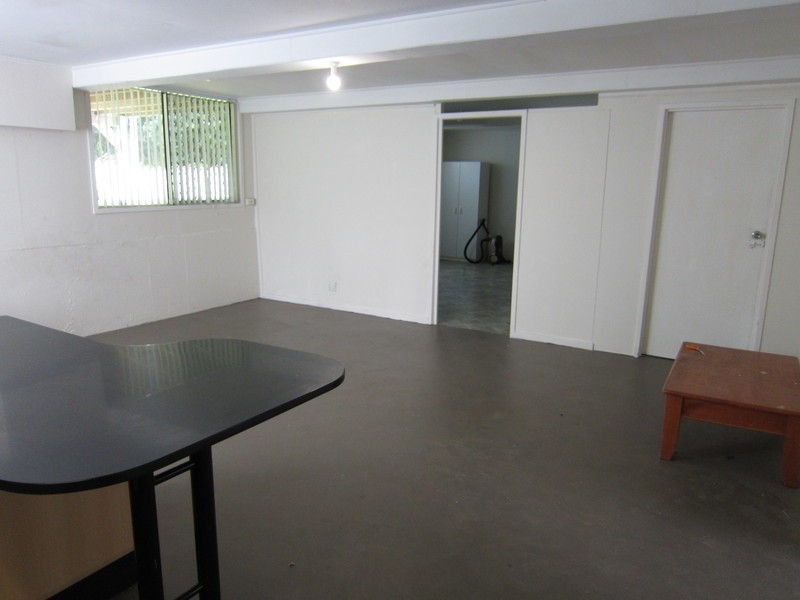 7 Smart Avenue, Eastern Heights QLD 4305