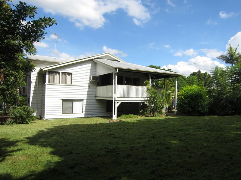 7 Smart Avenue, Eastern Heights QLD 4305