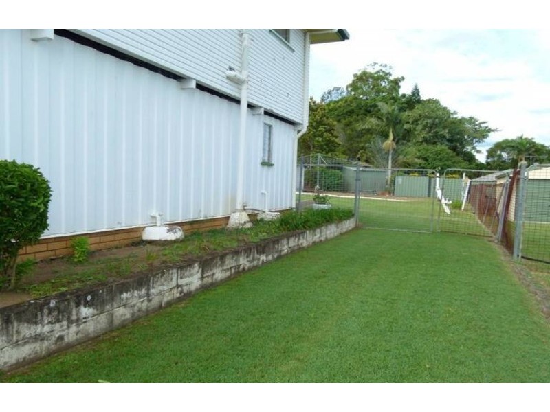 24 Briggs Road, Eastern Heights QLD 4305