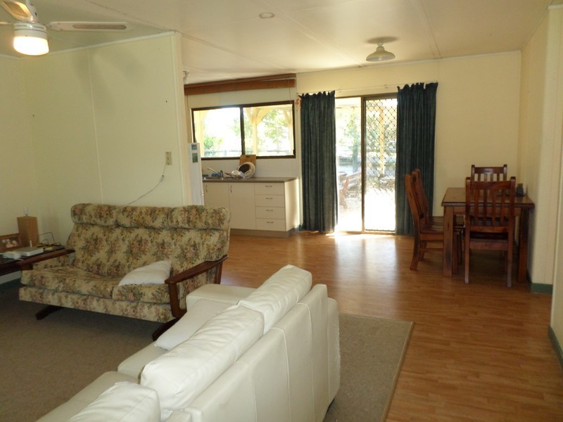 22 Adelong Avenue, Thagoona QLD 4306