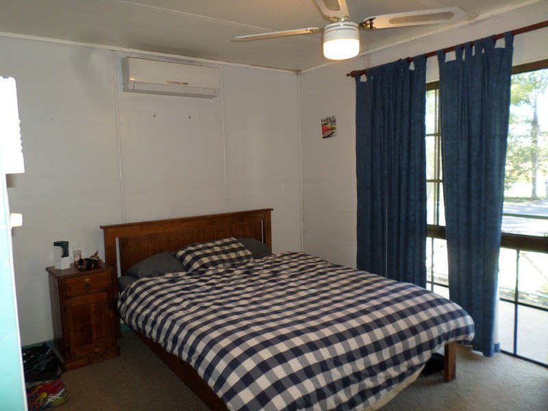 22 Adelong Avenue, Thagoona QLD 4306
