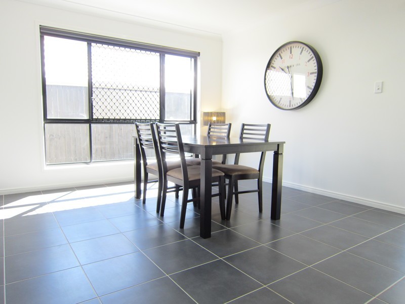 14 Spey Close, Deebing Heights QLD 4306