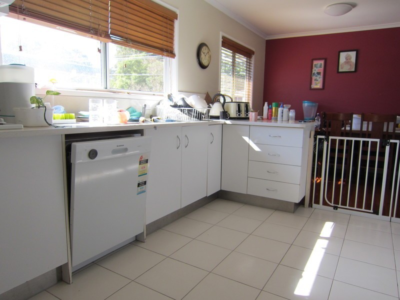 16 Tibbits Street, Bundamba QLD 4304