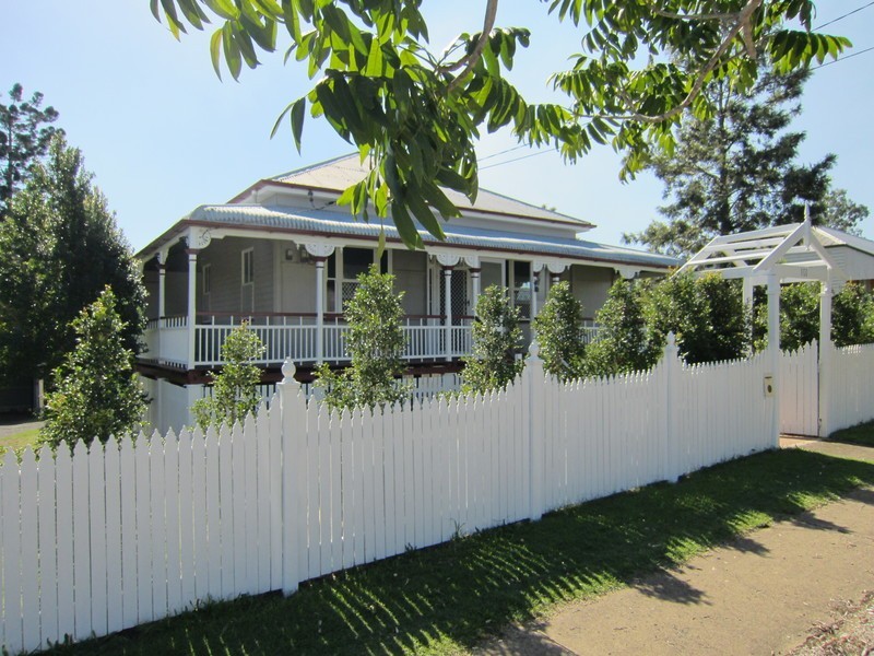 101 Pine Mountain Road, Brassall QLD 4305