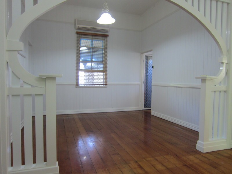 101 Pine Mountain Road, Brassall QLD 4305